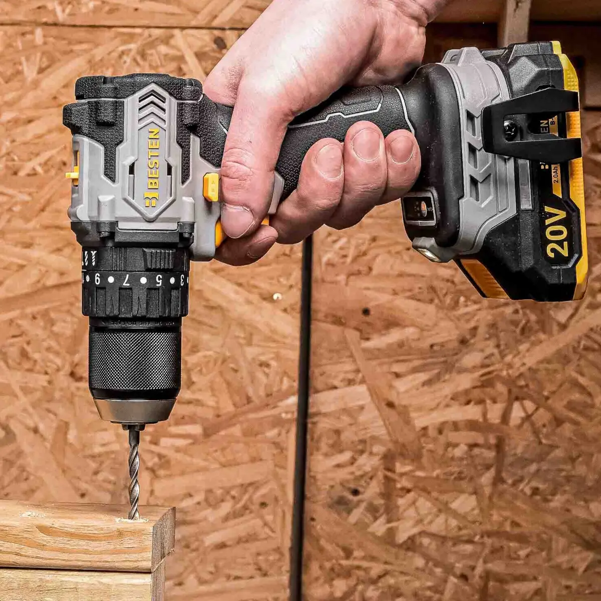 Wkrętarka akumulatorowa udarowa BESTEN BE-2885 - powłoka antypoślizgowa